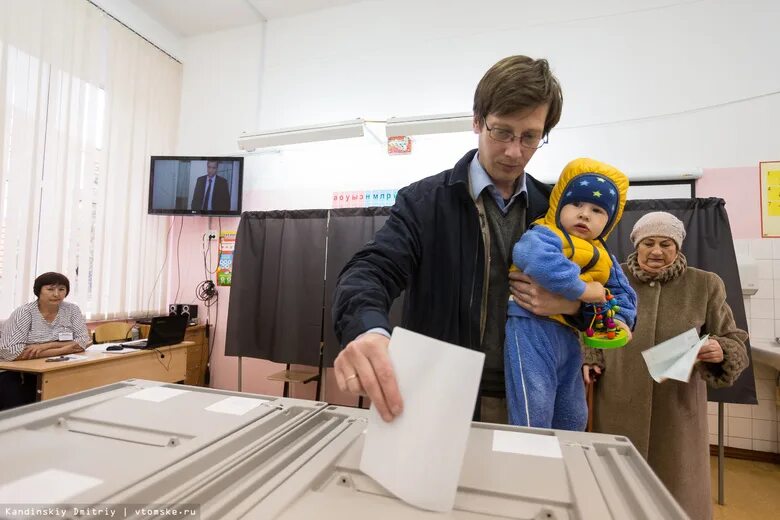 Томск избирательный участок 18. Голосование Томск фото. Выборы Томск. Выборы президента КОИБ. Портал видеонаблюдения выборы президента