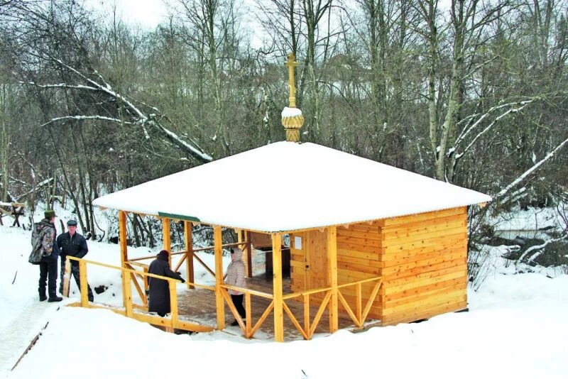 святой источник в городце. строящаяся купальня. строящаяся купальня. часовни сергиева посада. купель для бани.