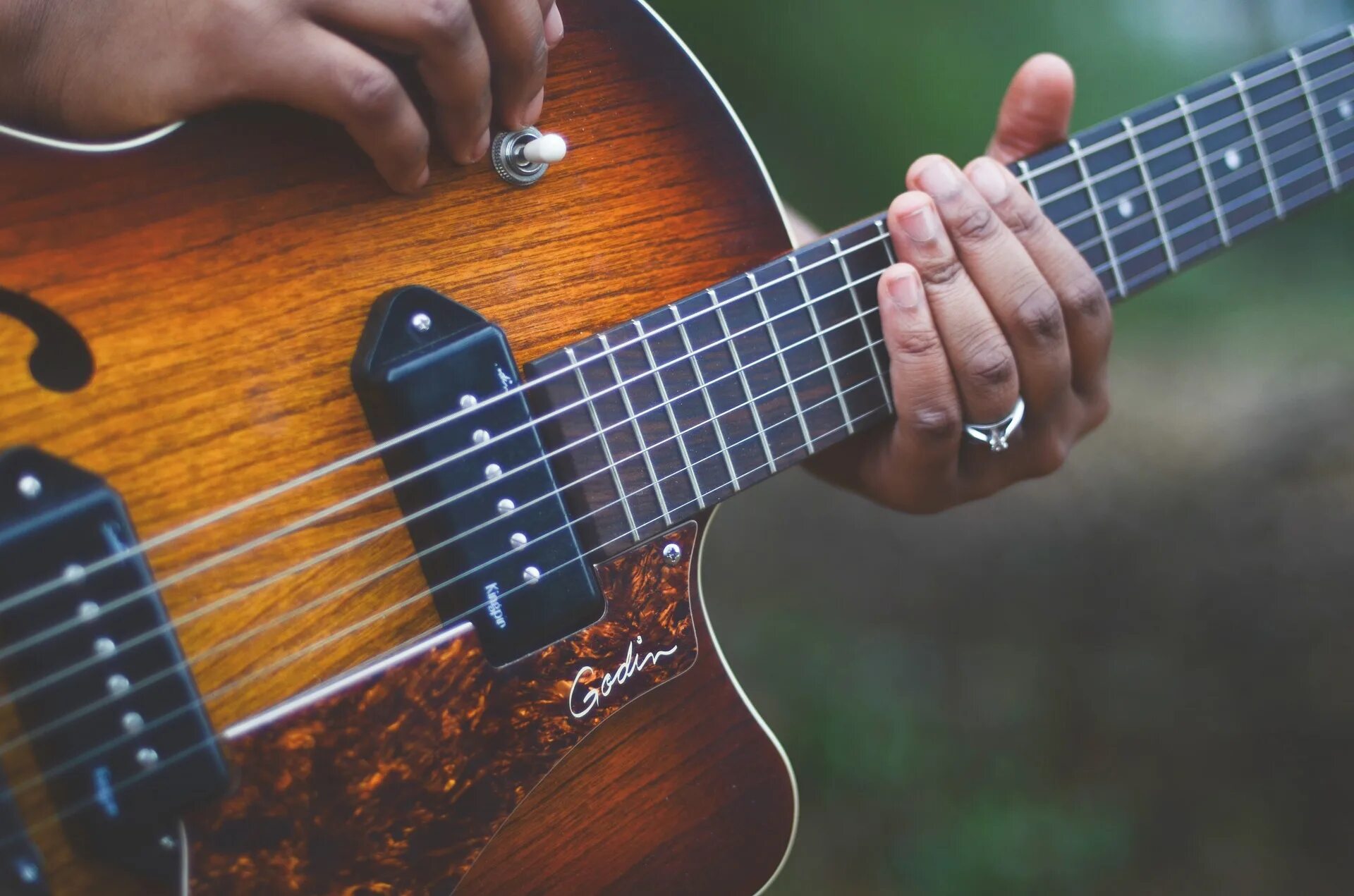 Gitar. Гитара. Красивые гитары. Гитара фото. Красивая акустическая гитара.