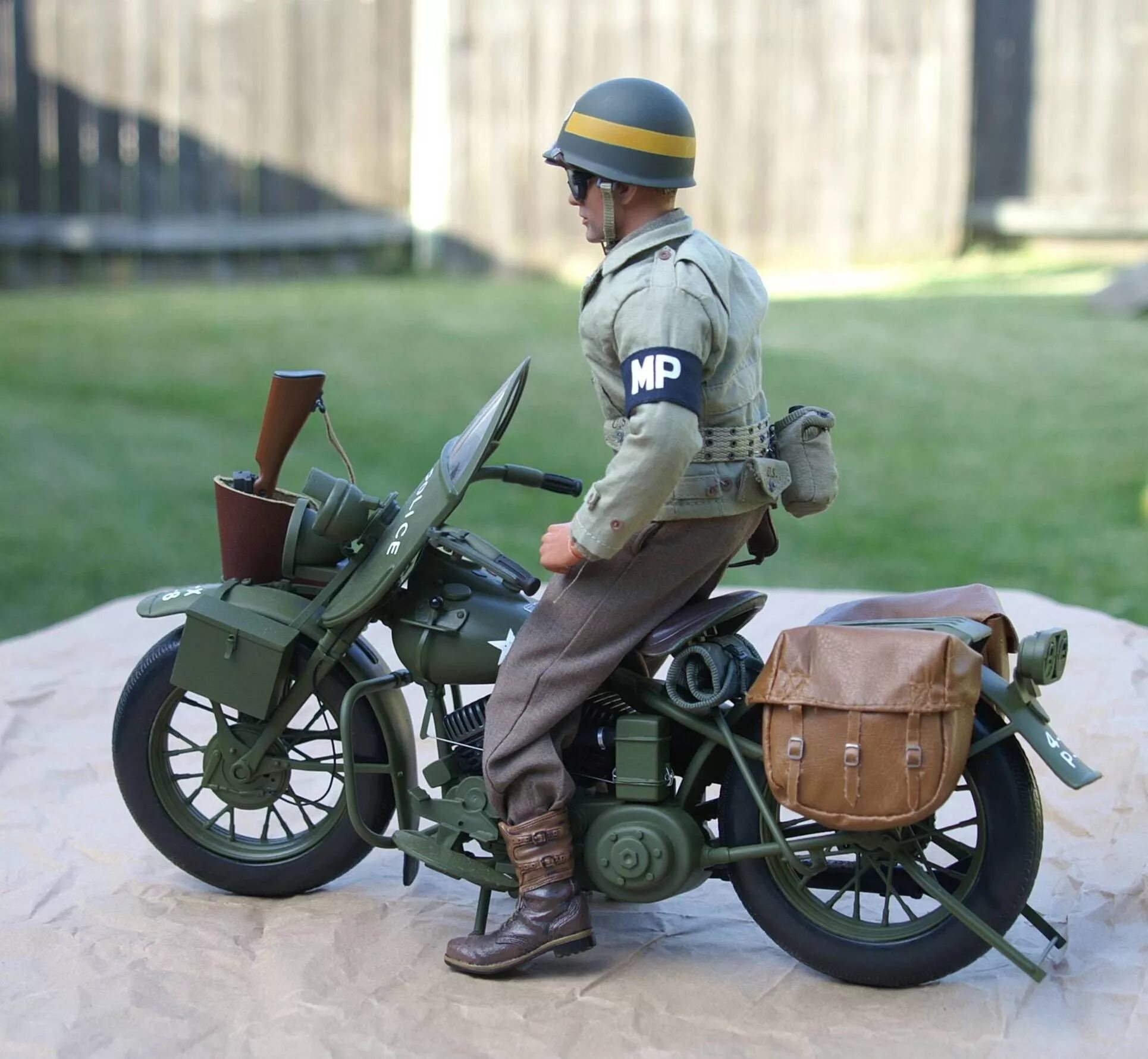 Харлей Дэвидсон военный мотоцикл. Военный мотоцикл Хонда. Мотоциклы в стиле милитари. Военные мотоциклы США. Байков военная сцена