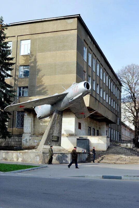 ставропольское авиационное училище летчиков. ставропольское высшее военное авиационное инженерное училище. ставрополь военное училище летчиков и штурманов. вваиу(ви) су-27. геннадий чергизов (свваулш пво).