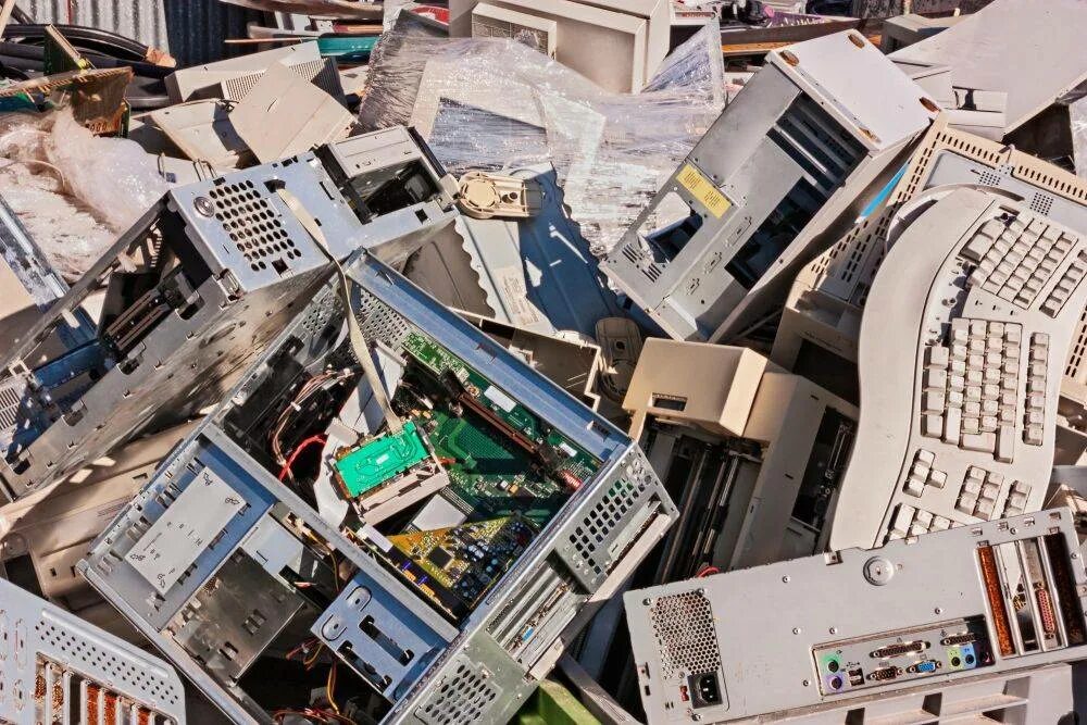 E-waste (электронные отходы).. Утилизация электроники. Свалка электроники. Утилизация мониторов.