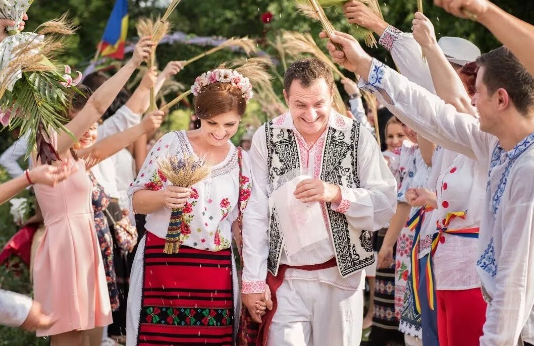 Молдаван нация. Нунта молдавская. Молдавская свадьба. Традиционная молдавская свадьба. Молдавская свадьба традиции.