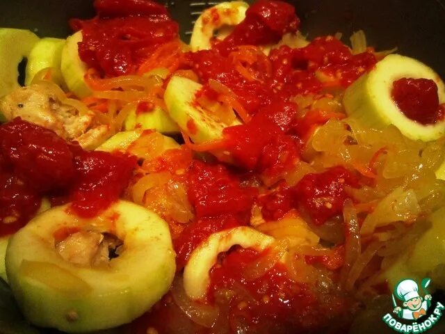 Куриное филе запеченное под сыром и кабачками. Филе с кабачками и помидорами. Филе с кабачками и помидорами. Куриное филе с кабачком и сыром. Курица с кабачками и помидорами.