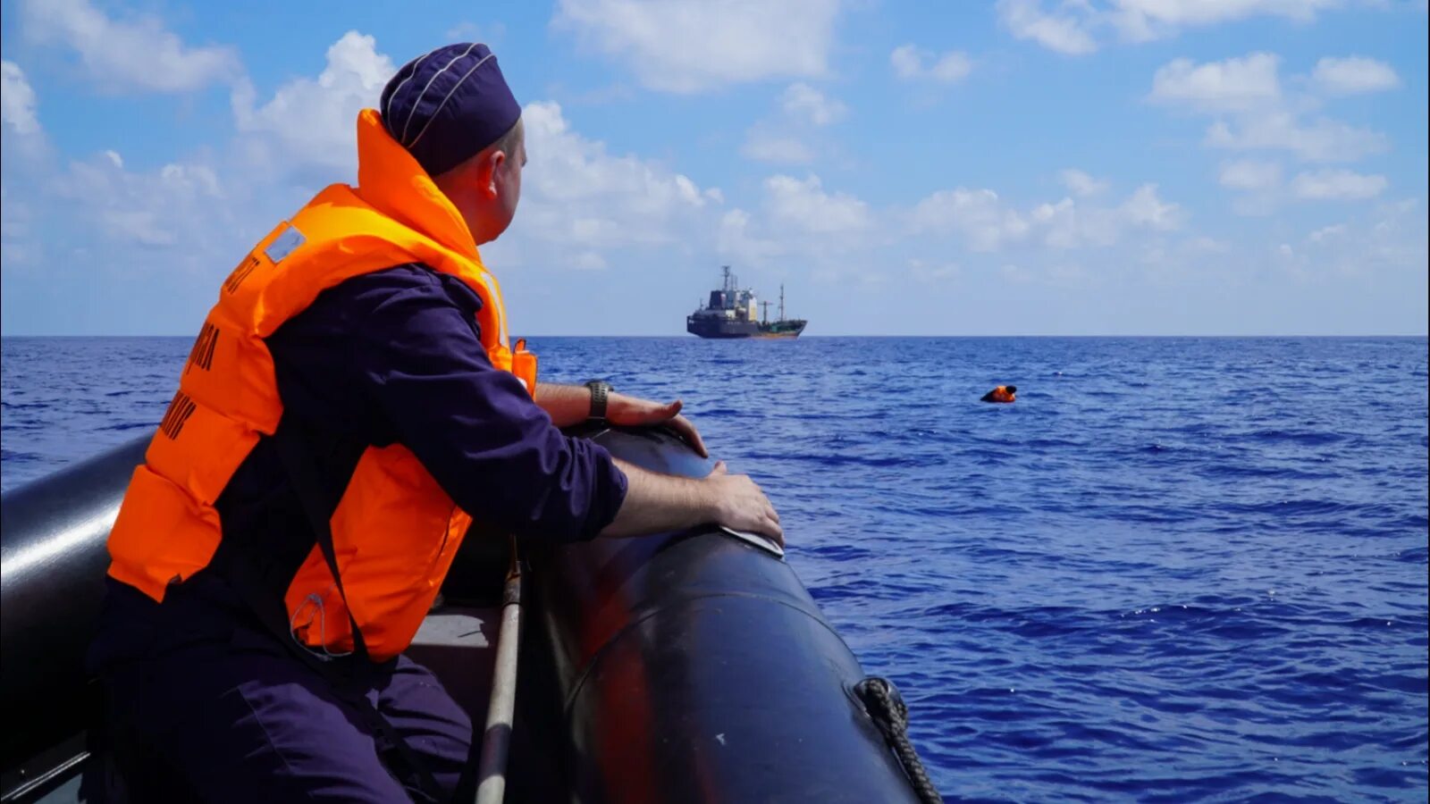 Российские корабли вошли в красное море. Фрегат Адмирал Исаков. Корабль в море. Люди и корабли. Корабли России.