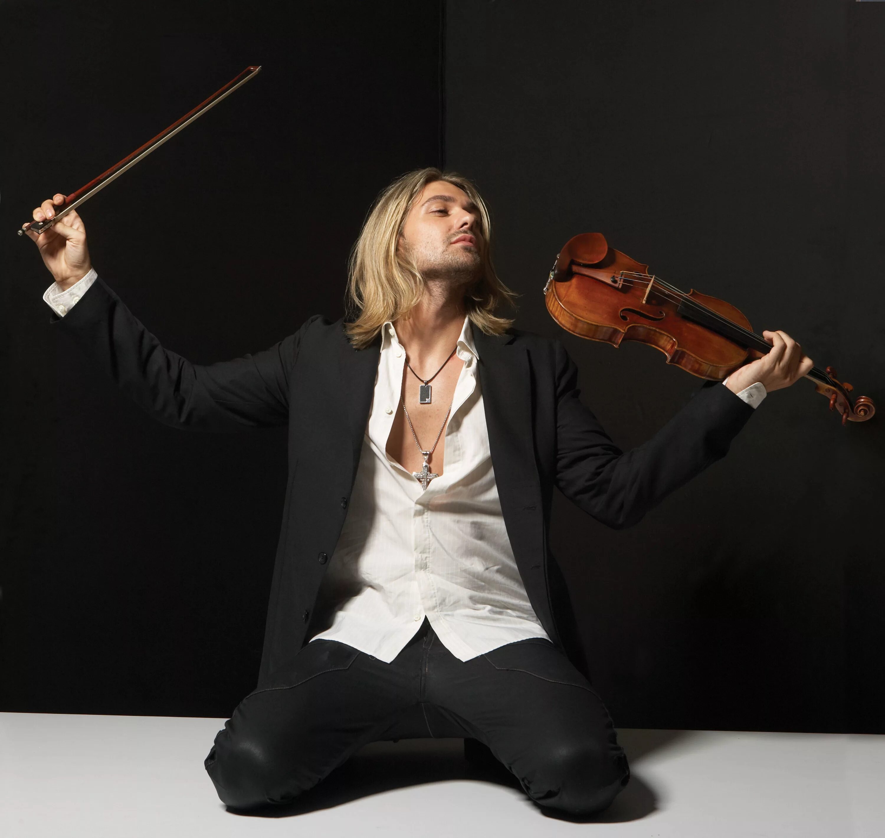 Скрипку музыкант песня. Дэвид Гарретт. Дэвид Гарретт скрипка. David Garrett Паганини. Дэвид Гарретт на сцене.