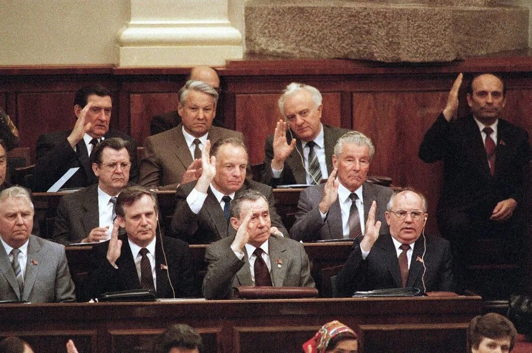 Горбачев Ельцин 1990. Ельцин Горбачев Шеварднадзе. Mikhail Gorbachev 1986. Политбюро ЦК КПСС 1985.