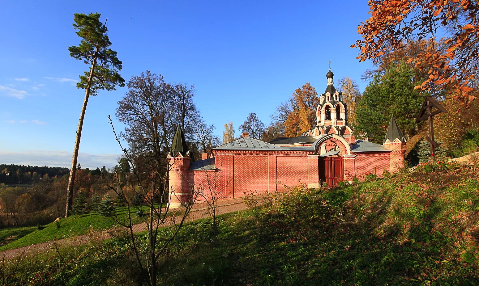 Куда сходить в звенигороде. Скит преподобного Саввы Звенигород. Скит Саввино-Сторожевского монастыря. Скит преподобного Саввы Сторожевского Звенигород. Саввино-Сторожевский монастырь Звенигород.