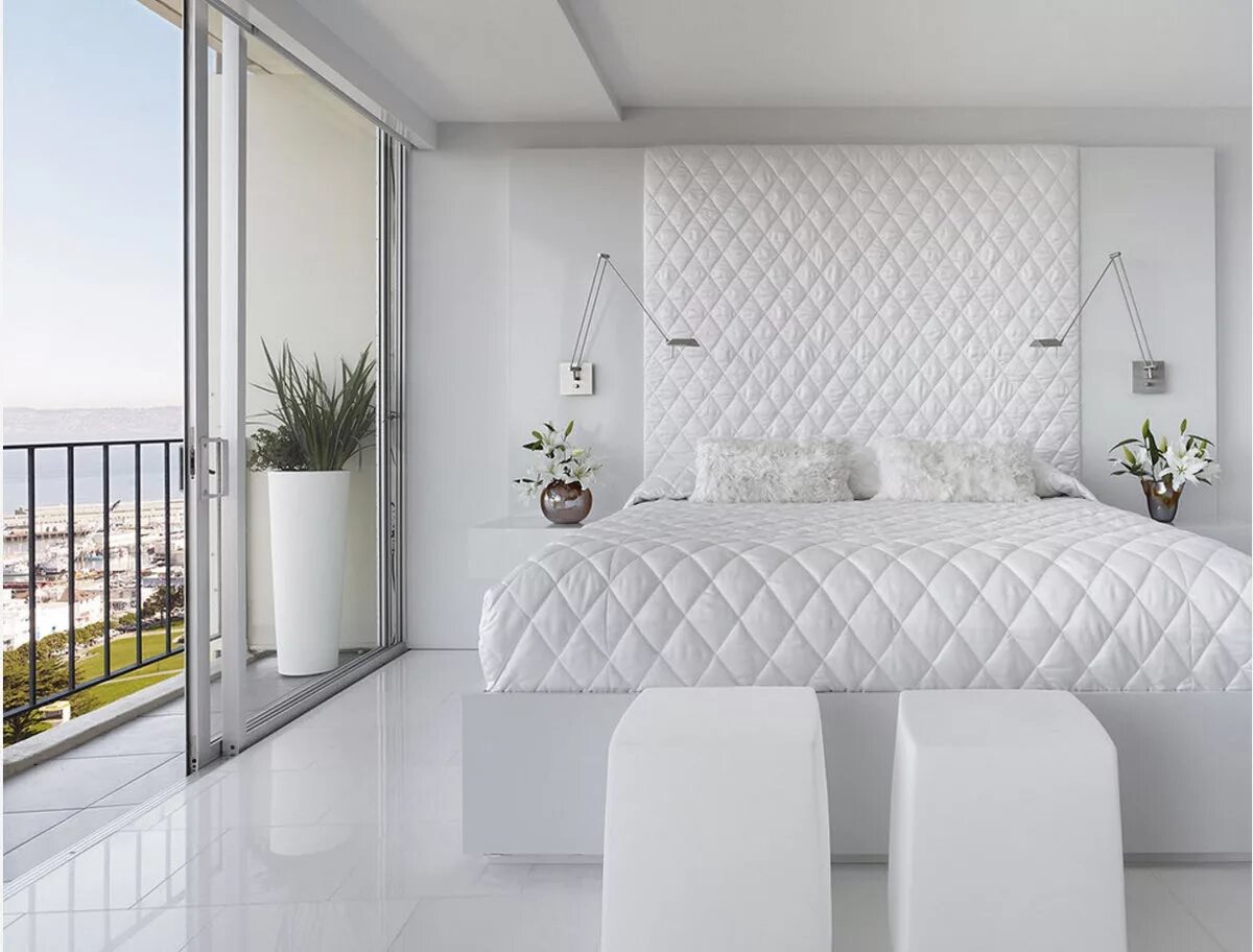 Дизайн интерьера белый. Белая спальня. Спальня в белом стиле. Интерьер белой спальни. Стильный белый интерьер.