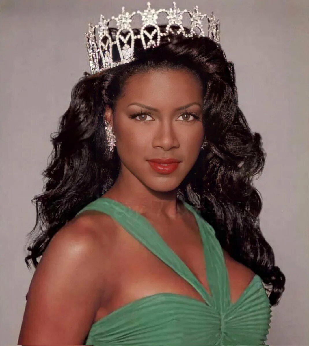 Gee the first mini album. Miss moore. Miss moore. Miss moore. Хейтер художник.