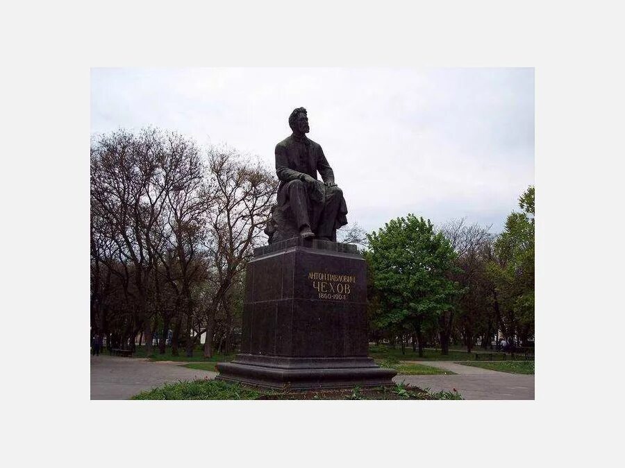 Памятник чехову в таганроге. Сквер чехова таганрог. памятник чехова таганрог зима. чехов памятники в таганроге зимой.