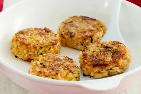 Рыбные котлеты с рисом и картошкой