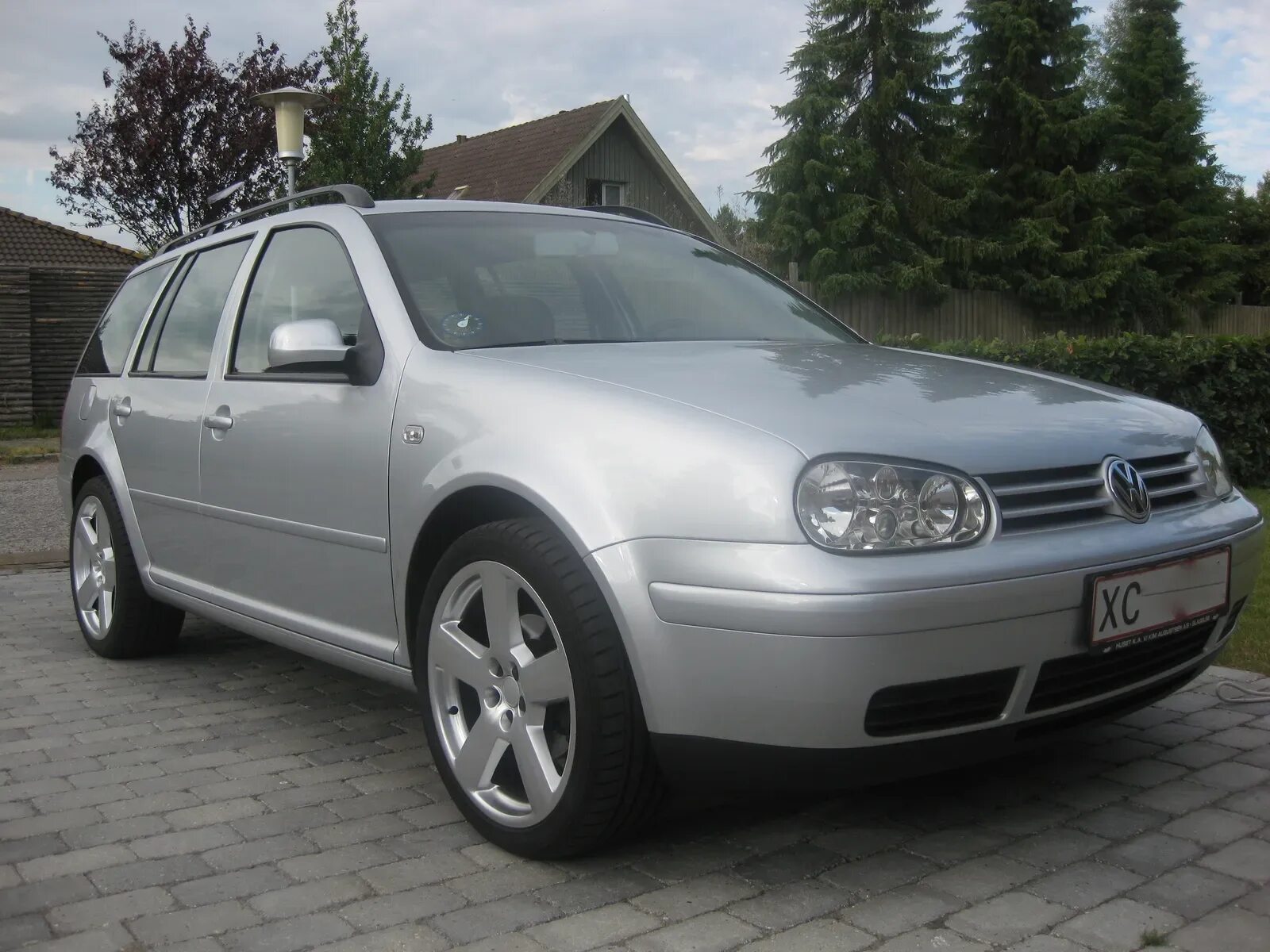 Фольксваген 2004 купить. Фольксваген гольф 2004. Фольксваген гольф 4 2004. Фольксваген гольф 3 2004. Volkswagen Golf 4 2004 Pearl.