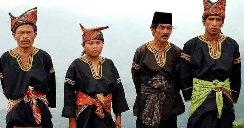 Народ проживающий в азии. Минангкабау (народ). Минангкабау Индонезия. Яванцы муж. Народы живущий в Индонезии 2022 год.