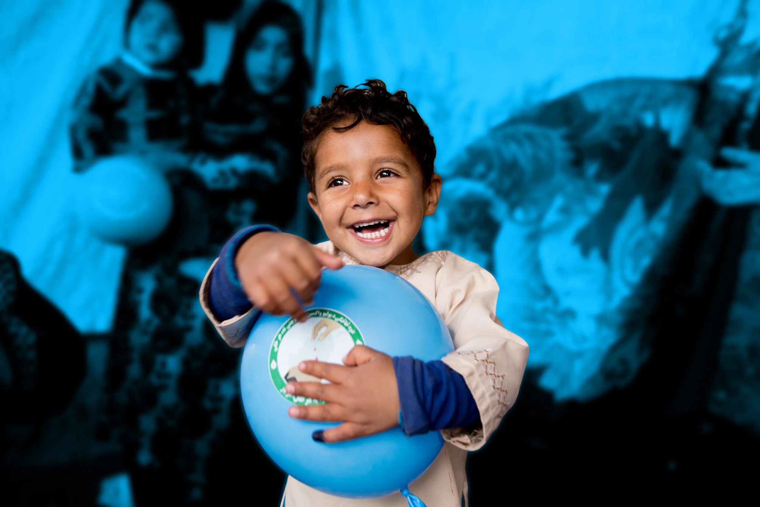 Child world 2. UNICEF. Международные дети. ЮНИСЕФ фото.