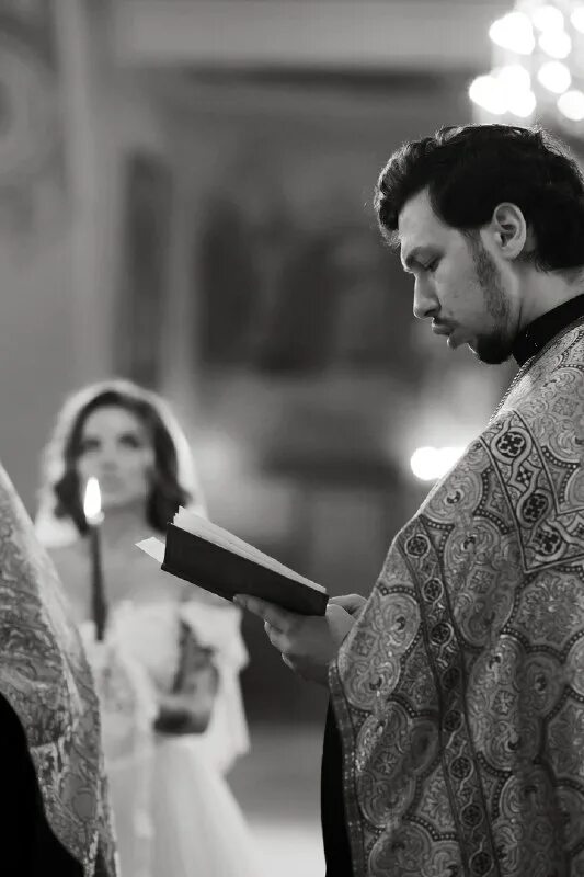 Священник развелся. Дионисий горовой священник. Павел островский бабкин. Отец дмитрий смирнов. Плужников священник развелся с супругой.