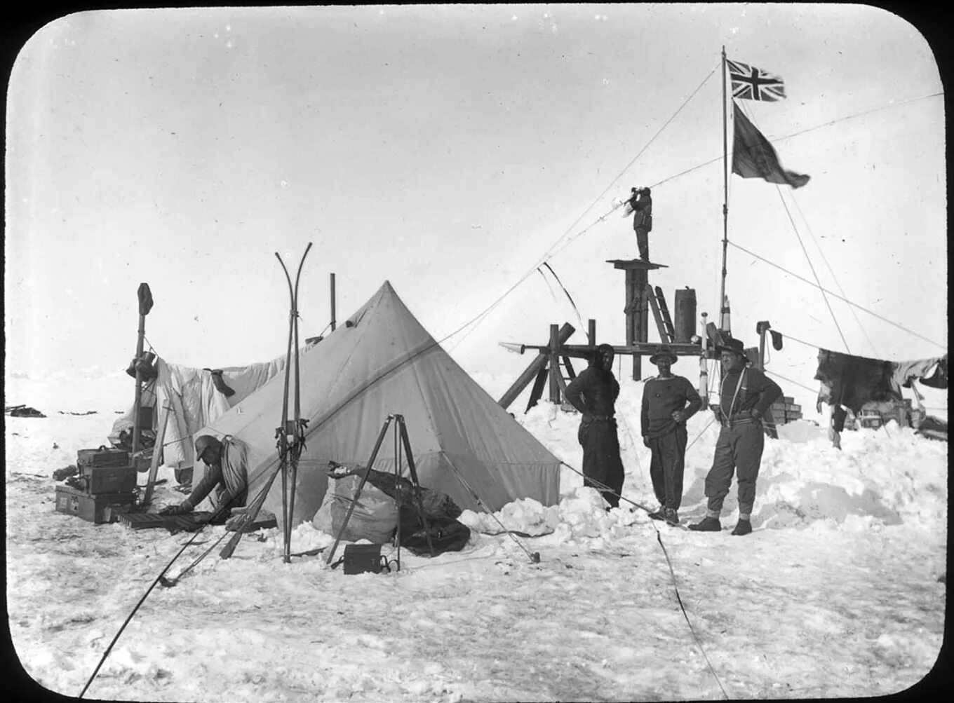Карта плавания крузенштерна и лисянского. Первое путешествие васко да гама в индию 1497 1499. Эндьюренс корабль шеклтона. Экспедиция шеклтона в антарктиду 1914. Плавание джеймса кука 1768-1771.
