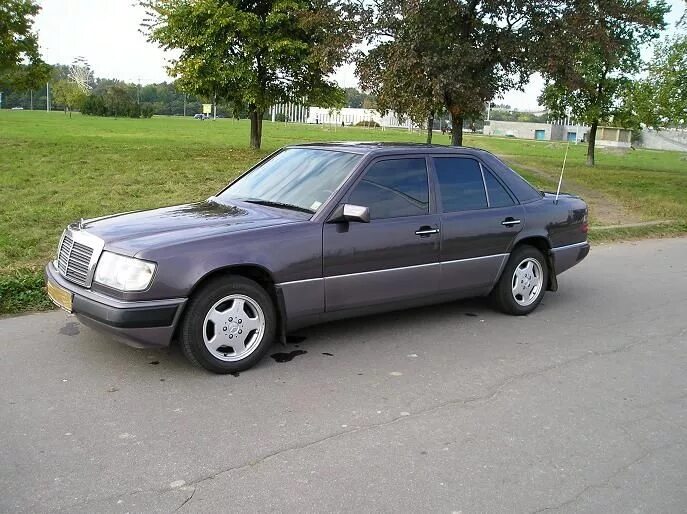 Mercedes-benz 500e 1993. Мерседес е фото. Мерседес бенц 220 1993. Мерседес е 124 1993. Mercedes-benz w124 e500 1992.
