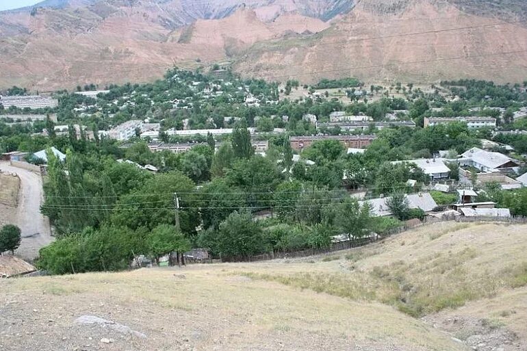 таджикистан застава. майли-сай киргизия. малисай город в киргизии. заброшенное ссср в киргизии. город майли-сай ошская область киргизская сср.