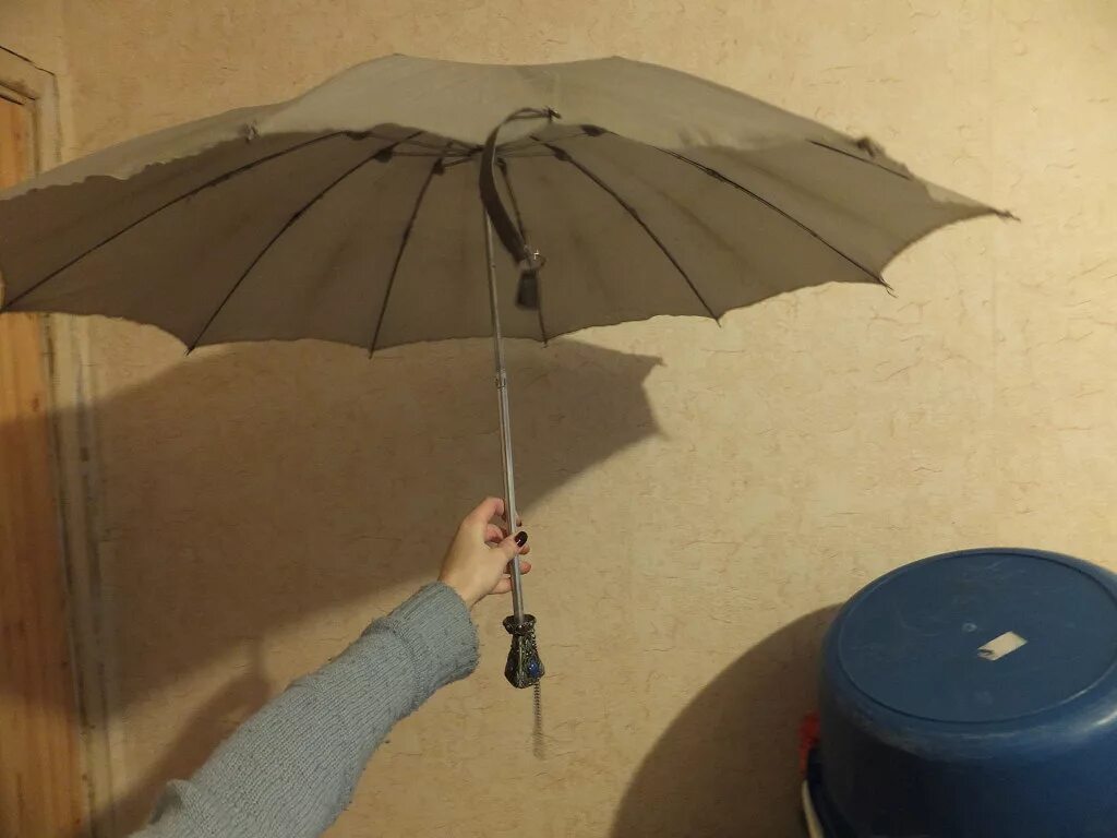 Это экзотика мокнешь без зонтика. Советские зонты. Зонт советских времен. Ретро зонт. Зонтик ретро.
