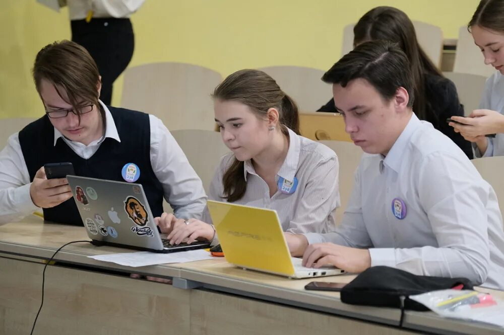 Высшая школа экономики питер. Мфти информатика и вычислительная техника. Вшэ спб бакалавриат. Студенты вшэ. Вшэ спб бакалавриат.