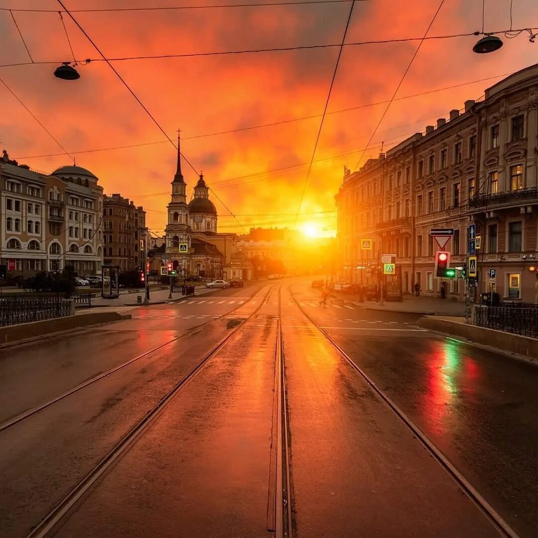 Санкт-Петербург улицы. Улица Белинского Петербург. Закат в Питере. Солнце в Петербурге.