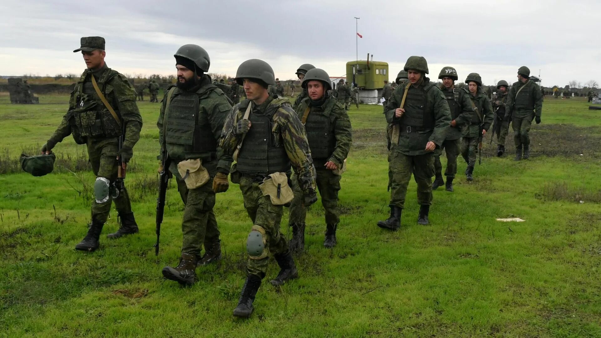 Готовится новая мобилизация. Военная форма. Солдат РФ. Мобилизованные на полигоне. Российские солдаты мобилизованные на полигоне.