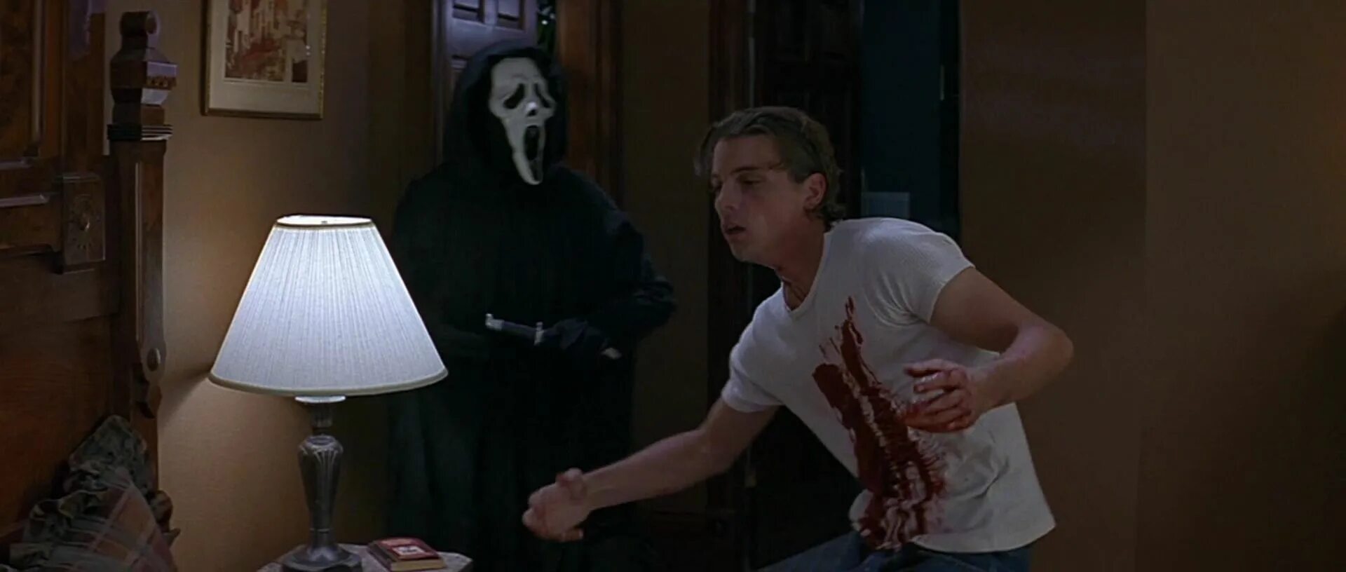 «Крик» (Scream 1996, Режиссер Уэс Крэйвен). Нападения крика
