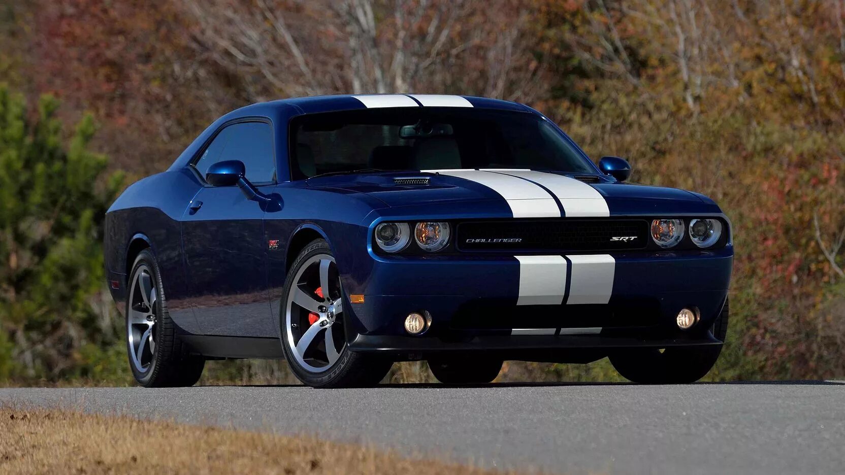 Дочь челленджер. Додж Challenger srt8. Dodge Challenger srt8. Dodge Challenger srt 2011. Додж Челленджер СРТ 8.