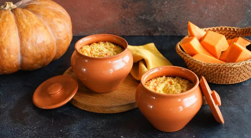 каша рисовая с тыквой в духовке. пшенная каша с тыквой в горшочке в духовке. каша в горшочках в духовке. каша из тыквы в горшочке в духовке. пшенная каша с тыквой в горшочке в духовке.