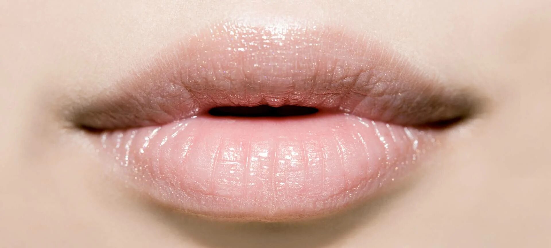 Close lips. Губы. Женские губы. Красивые женские губы. Красивые губки.