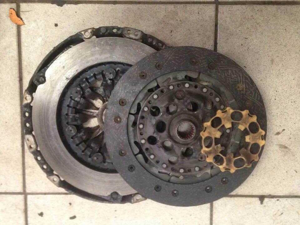Renault 302057505r. Диск сцепления рено меган 2. Корзина сцепления рено меган 2. 5. 6.