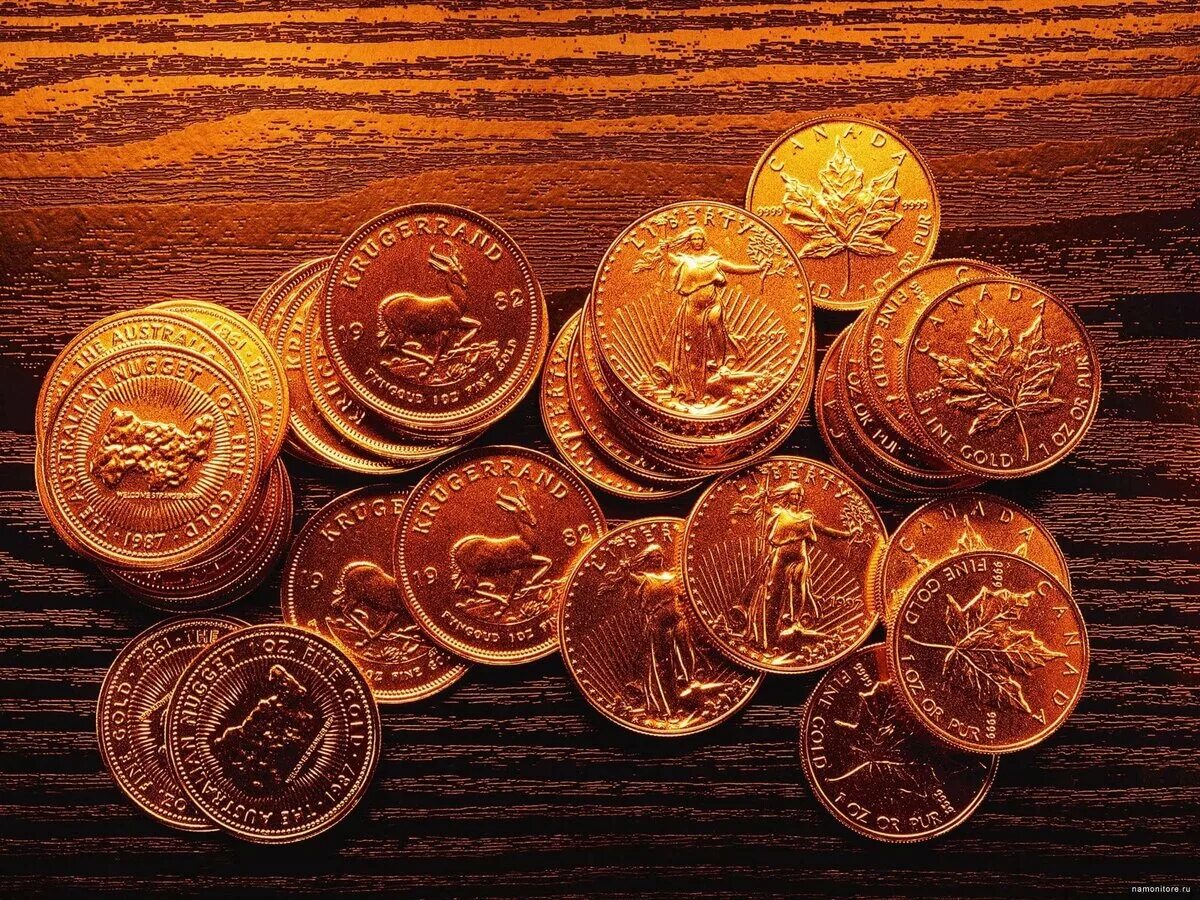 Золотые монеты. Монета Золотая. Красивая Золотая монета. Деньги золотые монеты. Золотые монеты на столе.