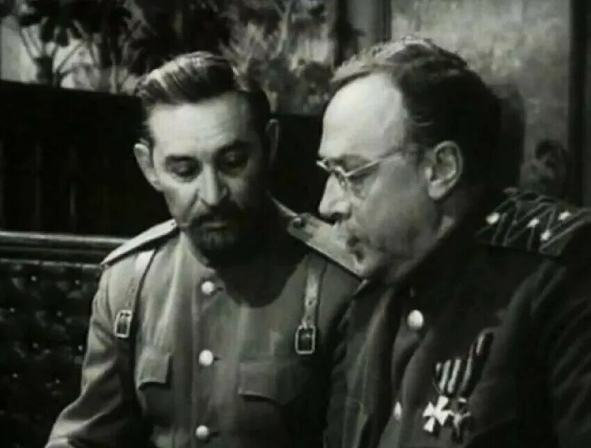 Павел андреевич адъютант его превосходительства. Адъютант штаба. Адъютант его превосходительства. Юрий соломин в фильме адъютант его превосходительства. Капитан кольцов адъютант его превосходительства.