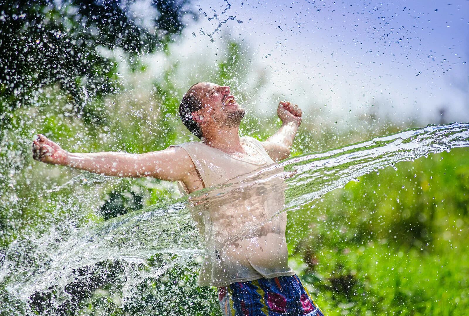 Жара. Лето жара. Вода в жару. Лето жара вода. Заметить жарко