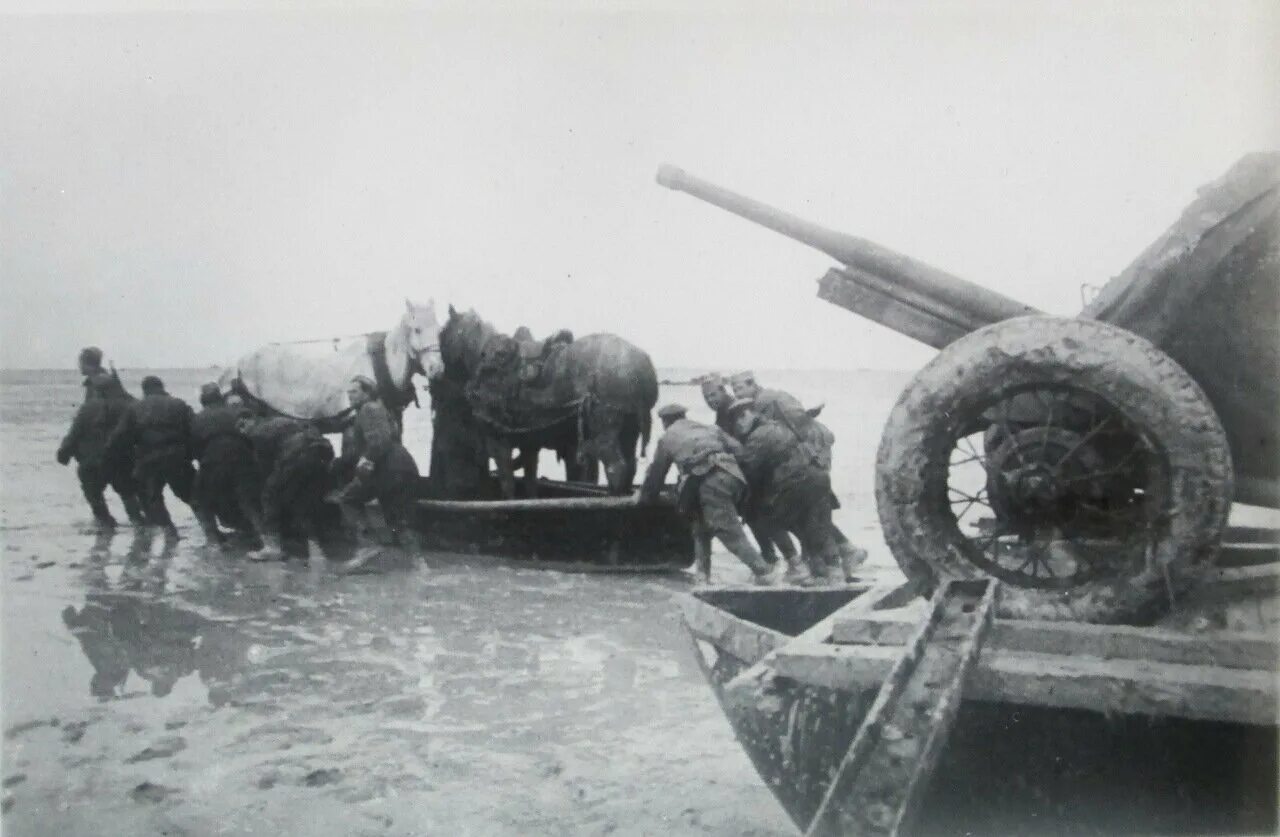 8 апреля 1944 года. Переправа через Сиваш 1944. Переправа через Сиваш 1943. Битва за Севастополь 1944. Форсирование Сиваша в 1943 году.