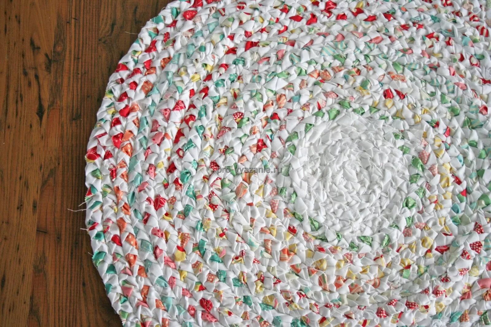 Коврики из старых. Вязание из тряпок. Тканый коврик. Вязаные половики крючком. Вязание из тряпок.