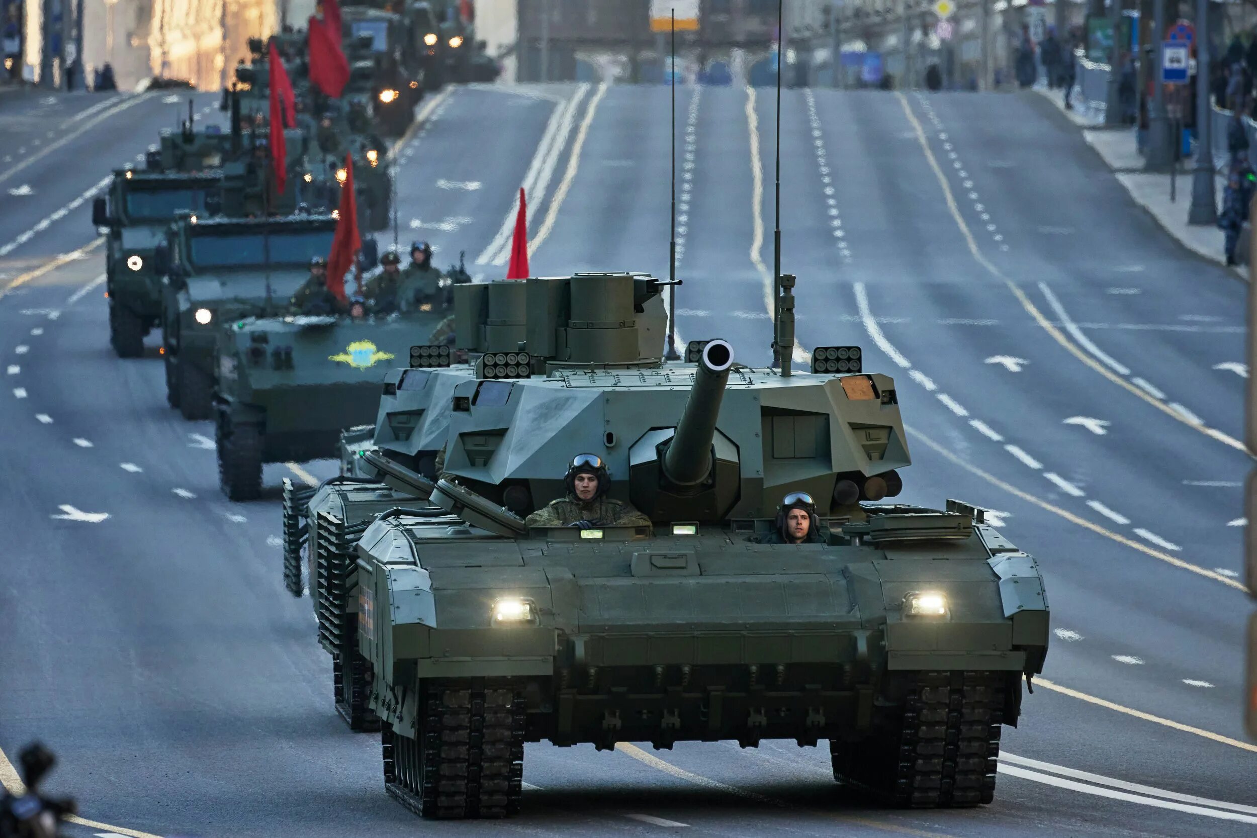 Танк 2025. Танк армата 2025. t 14. t 14 armata на украине. армата т-14 экспо 2025.