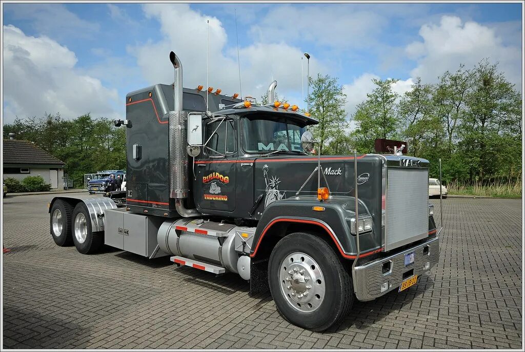 Макк 310. Тягач mack 310. mack тягач 9500. mack 817. американские тягачи mack.