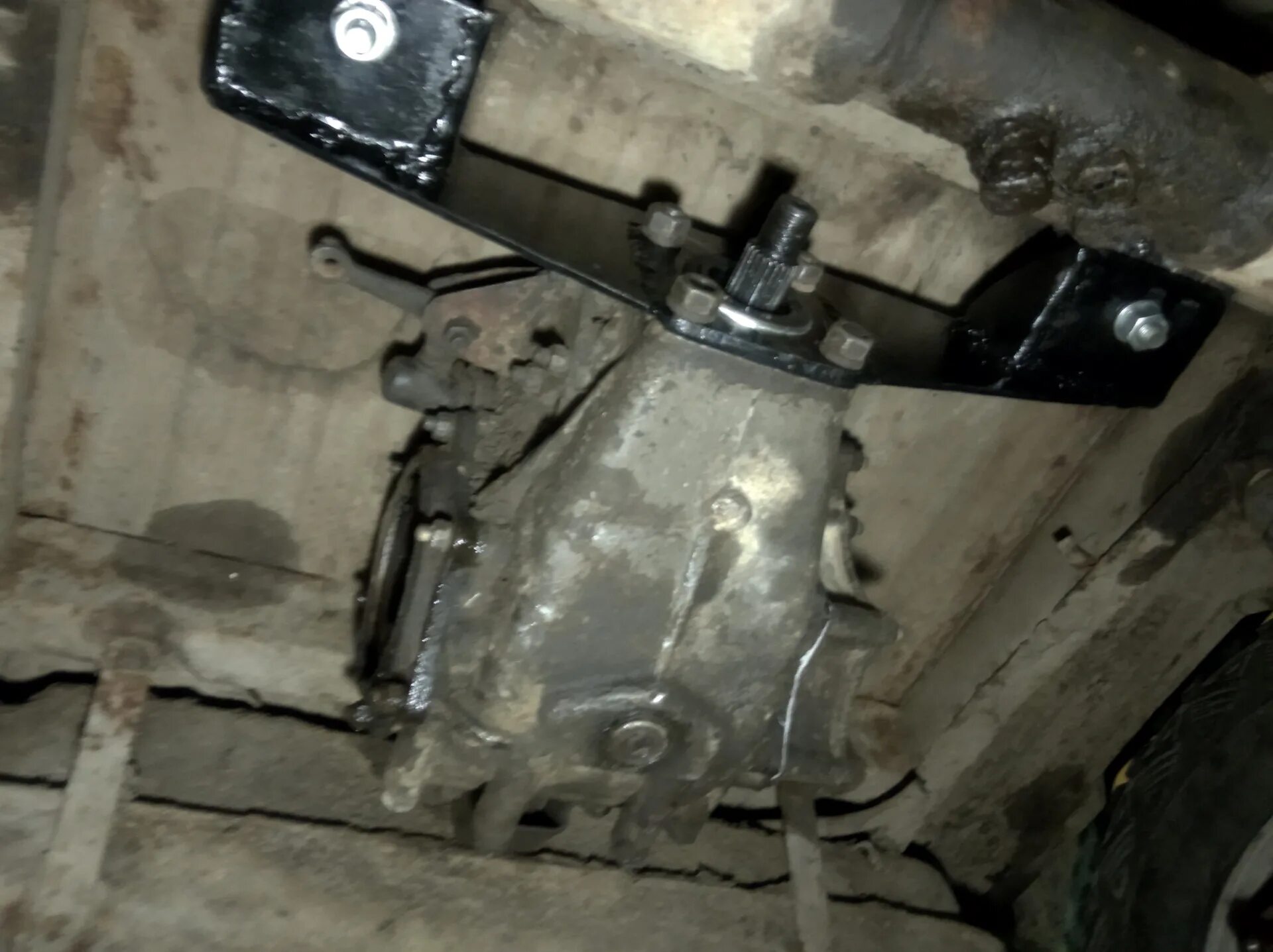 003. Крепеж редуктора. Реактивная штанга мотор-редуктор nmrv. Крепление для клапана brc. Редуктор лебедки стелс.