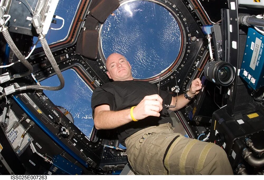 командир мкс