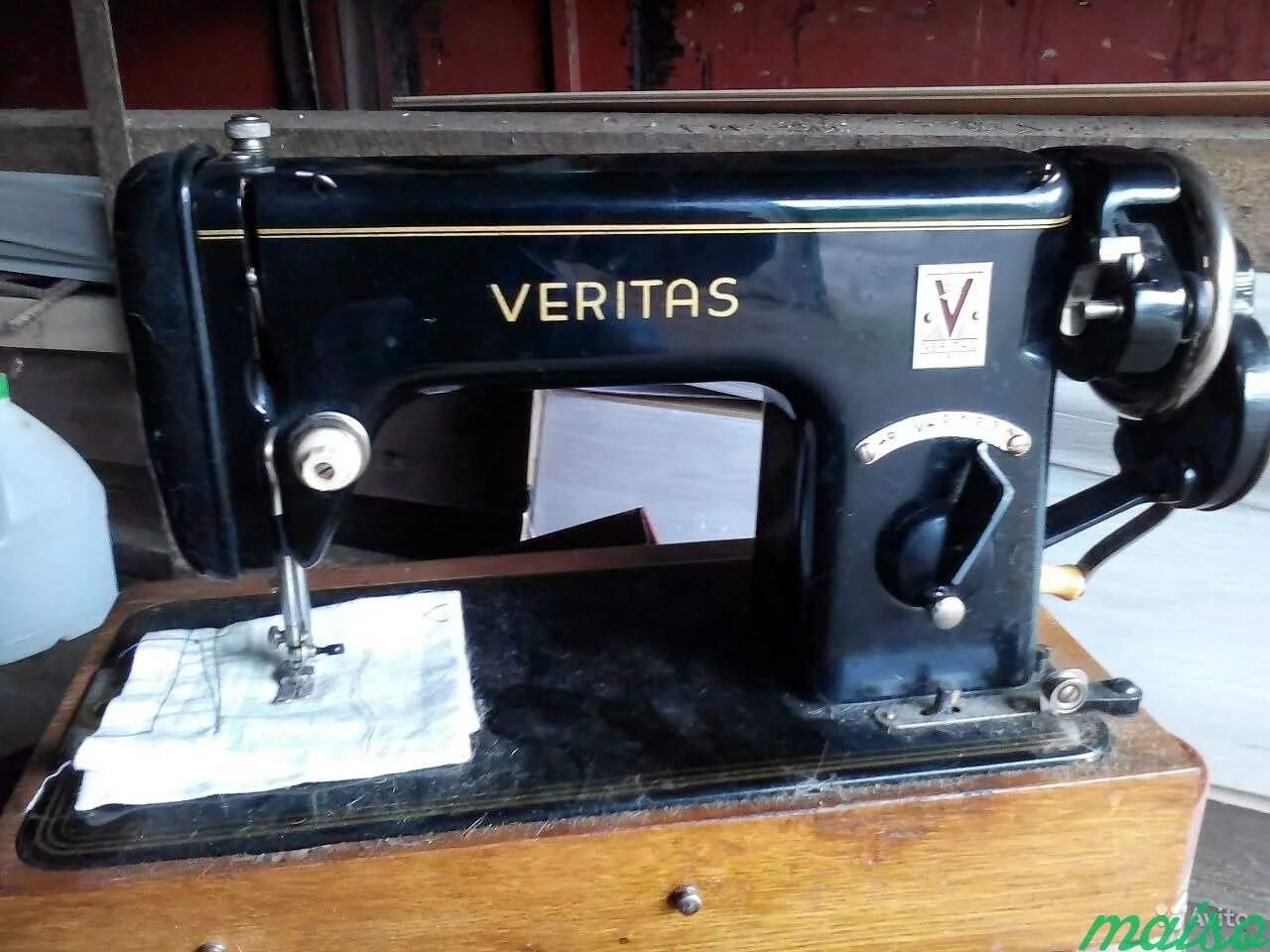 Швейная веритас в москве. Швейная машинка veritas 8010. Швейная машинка Веритас электрическая. Швейная машина Веритас 8010. Швейная машинка veritas Mod 795.