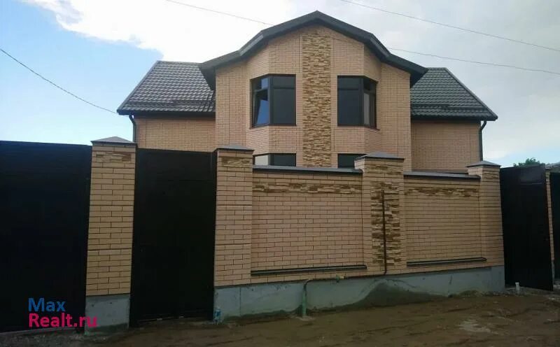 Дом в центре ессентуков. Коттеджные поселки ессентуки ставропольский край. Авито дом ессентуки. Дом частный ессентуки. Центральная улица ессентуков дом 75.