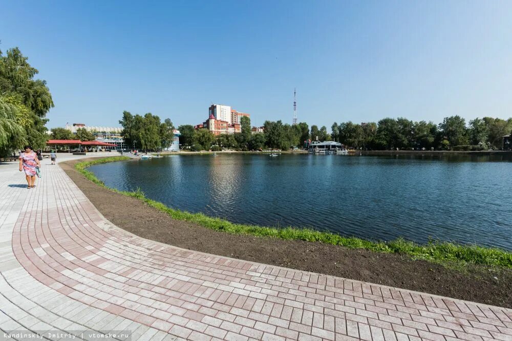 Озера города томска. Белое озеро томск фото. Белое озеро с высоты птичьего полета томск. Белое озеро томск сверху. Город томск белое озеро.