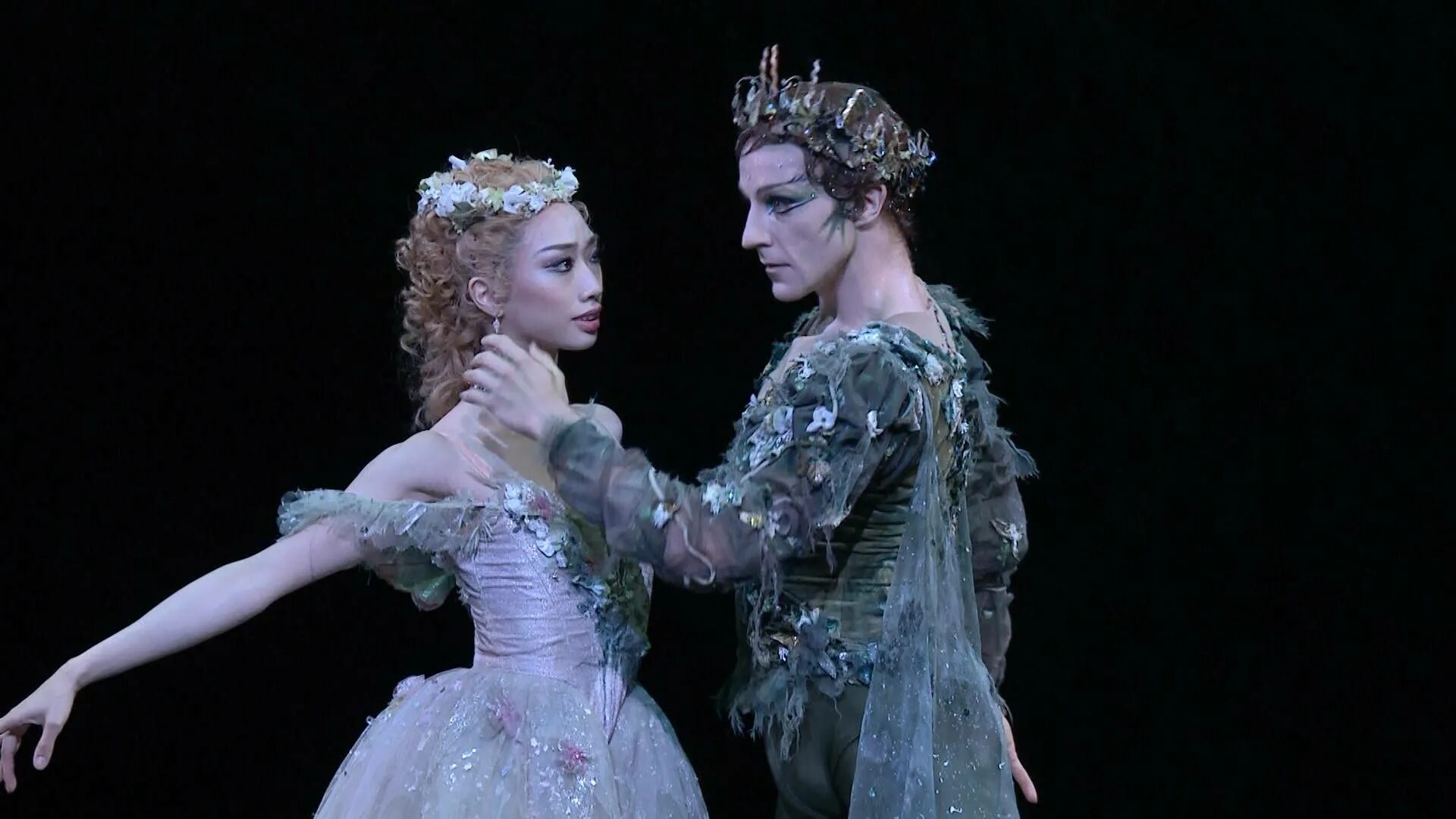 Сон в летнюю ночь 1999 титания и оберон. Мендельсон сон в летнюю ночь увертюра ноты. Джон ноймайер хореограф. Сон в летнюю ночь книга. Уильям шекспир сон в летнюю ночь.