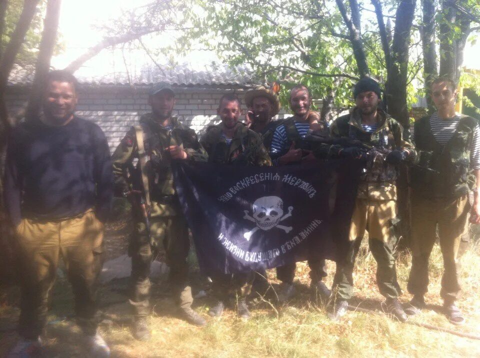 Чвк беар. Escape from tarkov косплей дикие. Кепка usec тарков. Чвк медведь кто они. Чвк беар арт.