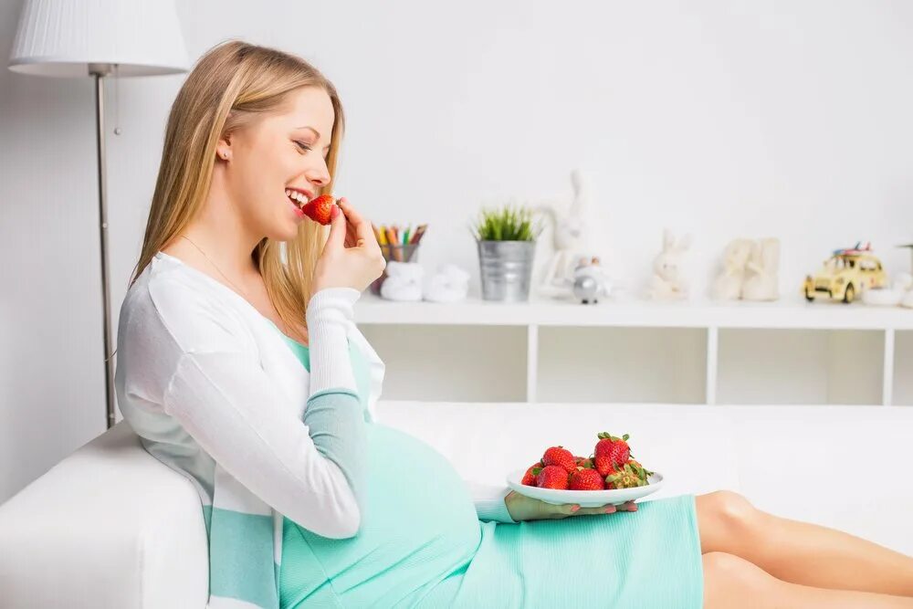 Можно клубнику беременным. Питание для беременных. Что кушают беременные женщины.