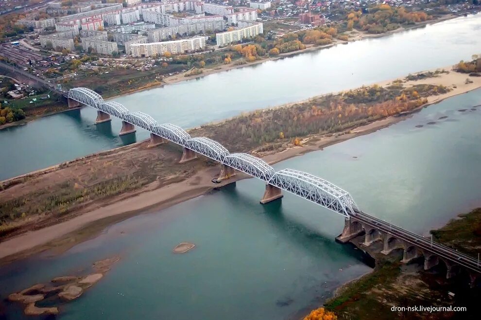 Железнодорожный мост через Обь Новосибирск. Комсомольский Железнодорожный мост Новосибирск. Комсомольский Железнодорожный мост через Обь. Первый мост через Обь в Новосибирске. Обь жд