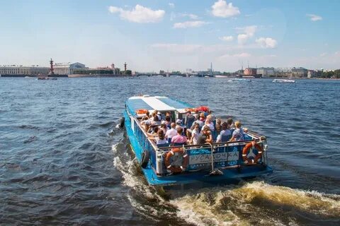 Прогулки по петербургу на теплоходе днем