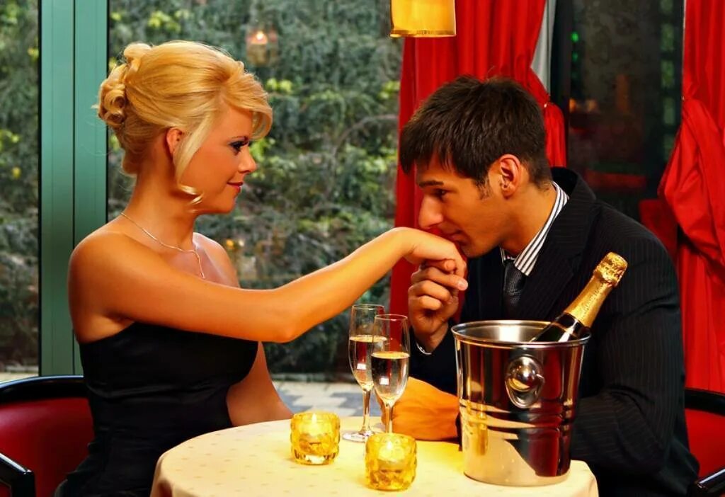 Осеннее кафе. Рассказ аристократка зощенко. А как приеду загуляем закажем шумный ресторан. А как приеду загуляем закажем шумный ресторан. Люди в пабе.